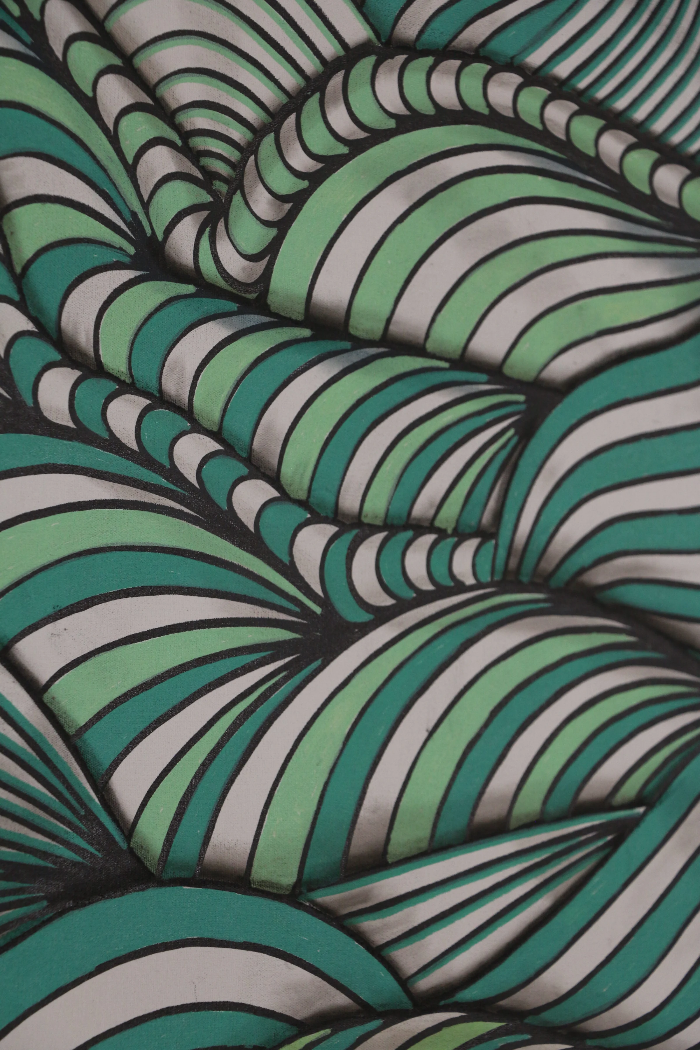 OPUS IV — Verdant Current is an original mixed media painting created with oil-based ink, dry pastel and acrylic paint on canvas. Emerald, mint, turquoise, white and black lines flow across layered organic forms, creating a powerful illusion of volume, depth and continuous movement. The composition feels almost topographic, as if waves, folds and living structures were compressed into a single visual field. Precision and repetition generate tension without sacrificing fluidity. Conceived to empower its surroundings rather than simply decorate them, this one-of-a-kind painting brings a distinctive, commanding presence to contemporary interiors and private collections.